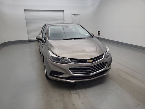 Used 2018 Chevrolet Cruze LT FWD image 14