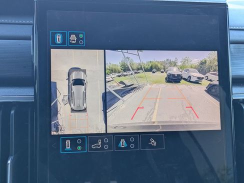 Used 2025 GMC Acadia Elevation image 23