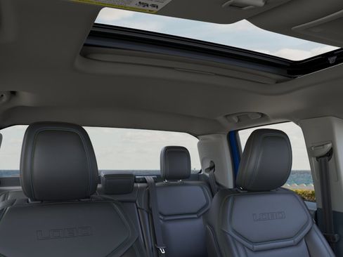 New 2026 Ford Maverick Lobo AWD/4WD image 12
