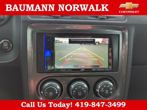 Used 2013 Dodge Challenger SXT RWD image 27