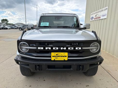 Used 2022 Ford Bronco Outer Banks AWD/4WD image 3