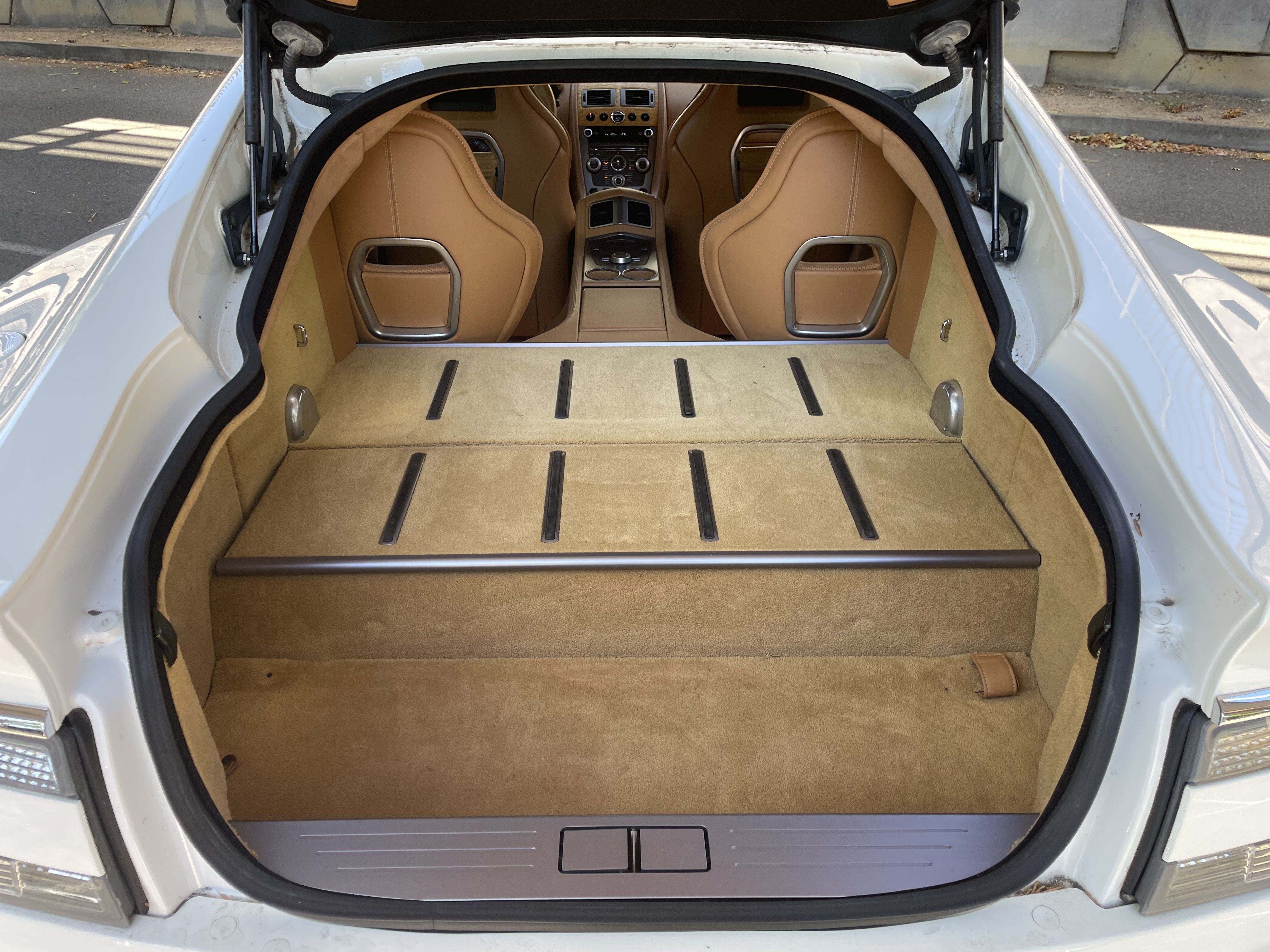 Used 2012 Aston Martin Rapide RWD image 10