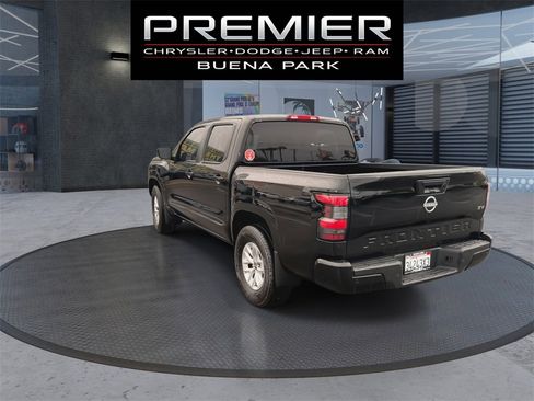 Used 2024 Nissan Frontier SV w/ Technology Package image 6