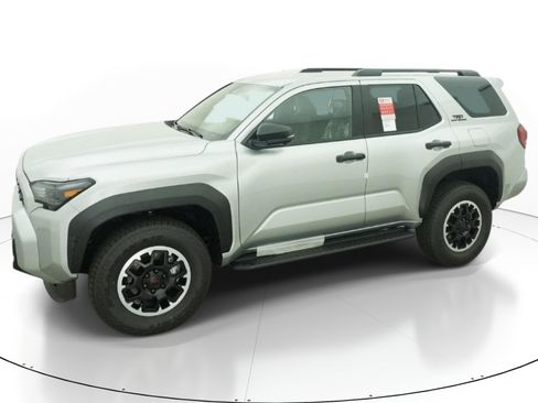 Certified 2026 Toyota 4Runner TRD Off-Road Premium AWD/4WD image 2