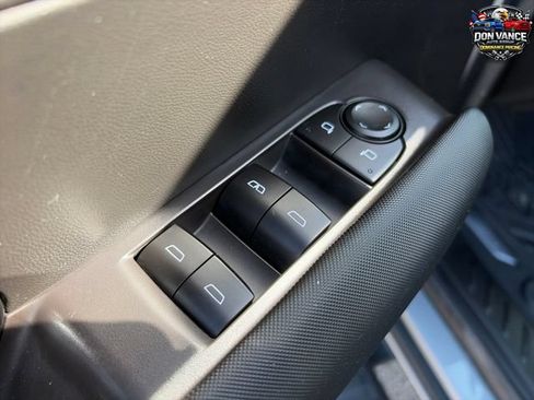 Used 2023 Chevrolet Colorado Z71 w/ Z71 Convenience Package 2 AWD/4WD image 16