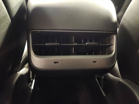 Used 2021 Tesla Model Y Long Range AWD/4WD image 21