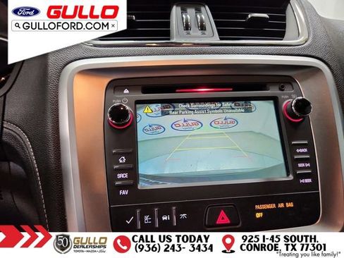 Used 2015 GMC Acadia SLE image 25