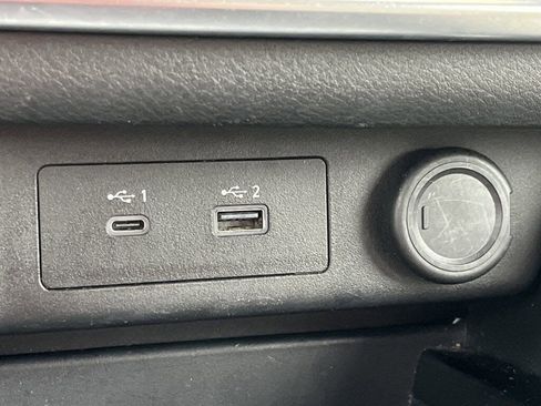 Certified 2023 Nissan Rogue SV image 5