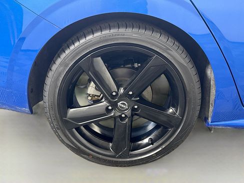 Used 2024 Nissan Sentra SR w/ SR Premium Package FWD image 33