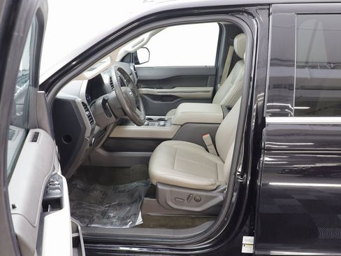Used 2020 Ford Expedition Max XLT w/ Equipment Group 202A image 6