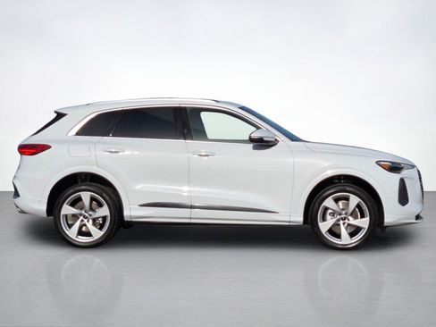 New 2025 Audi Q5 Premium Plus AWD/4WD image 7