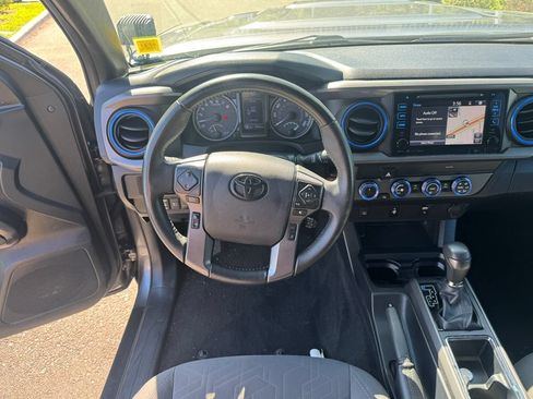 Used 2019 Toyota Tacoma TRD Sport AWD/4WD image 14