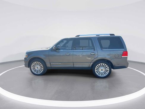 Used 2016 Lincoln Navigator Select AWD/4WD image 5