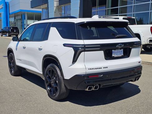 Used 2024 Chevrolet Traverse RS w/ LPO, Floor Liner Package AWD/4WD image 3