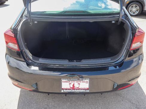 Used 2019 Hyundai Elantra Limited w/ Ultimate Package 02 FWD image 5