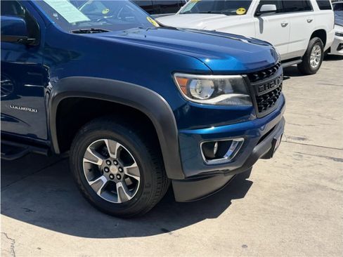 Used 2019 Chevrolet Colorado Z71 AWD/4WD image 7