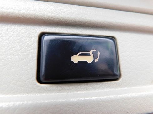 Used 2010 Nissan Murano LE w/ Navigation Pkg image 7