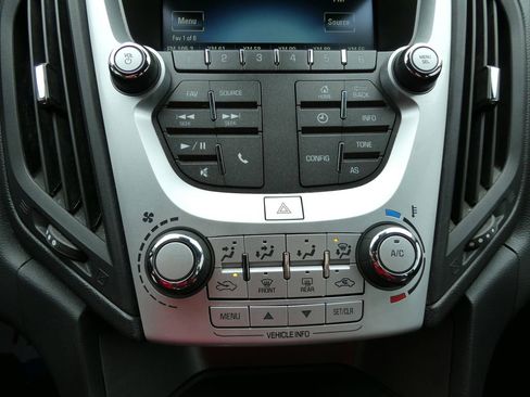 Used 2017 Chevrolet Equinox LS image 24