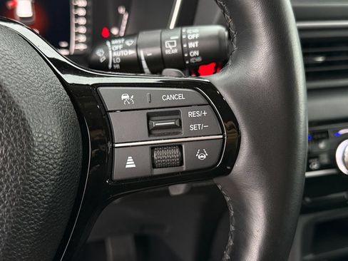 Used 2025 Honda Pilot Elite image 18