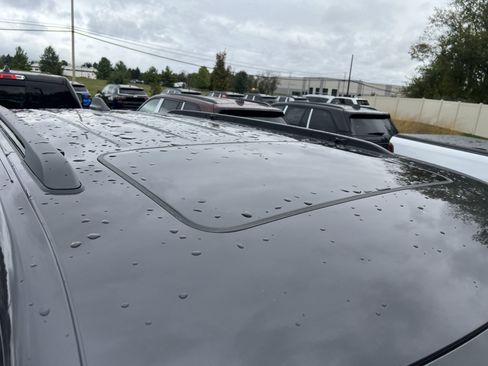 New 2025 Jeep Grand Cherokee Altitude image 10