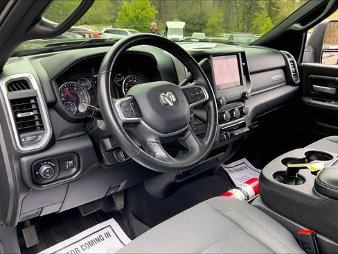 Used 2024 RAM 2500 Big Horn AWD/4WD image 15