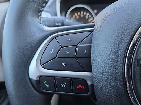 Used 2018 Jeep Compass Latitude w/ Popular Equipment Group image 18