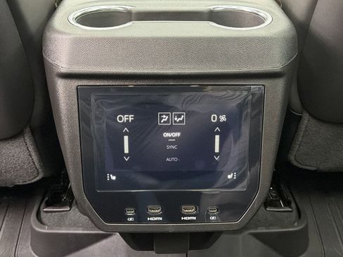 Used 2026 GMC Yukon Denali Ultimate AWD/4WD image 36