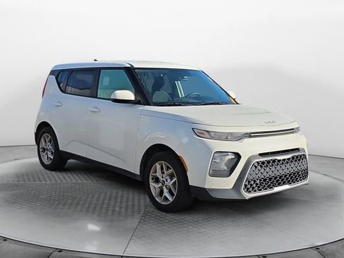 Used 2022 Kia Soul LX w/ Technology Package FWD image 7