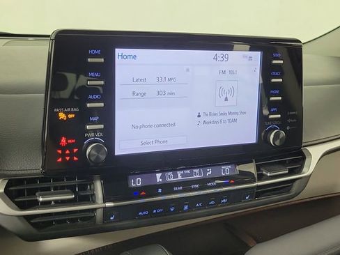 Used 2024 Toyota Sienna XLE image 29