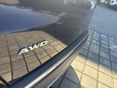 Certified 2025 Cadillac XT5 Premium Luxury image 9