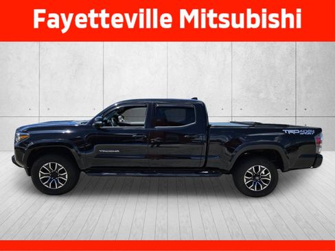 Used 2021 Toyota Tacoma TRD Sport w/ TRD Premium Sport Package AWD/4WD image 4