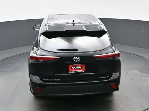 Used 2024 Toyota Highlander XLE AWD/4WD image 40
