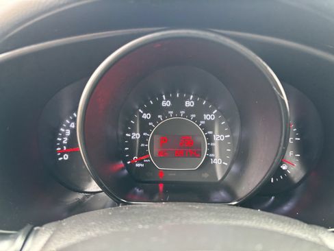 Used 2015 Kia Soul + FWD image 30