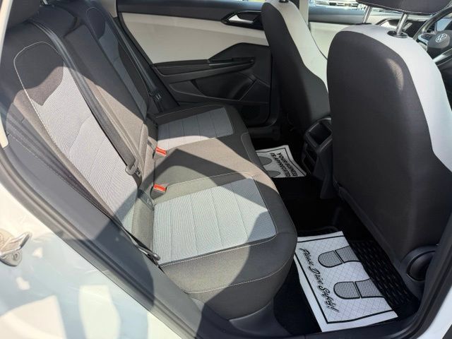 Certified 2025 Volkswagen Taos S AWD/4WD image 25