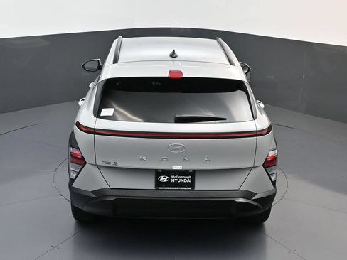 Certified 2025 Hyundai Kona SEL FWD image 18