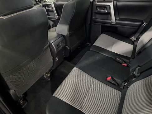 Used 2015 Toyota 4Runner SR5 AWD/4WD image 25