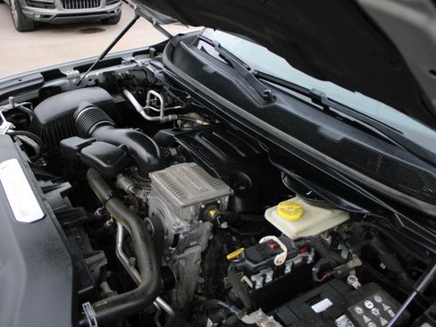 Used 2022 Jeep Wagoneer Series III w/ Flexible Seating Group image 32