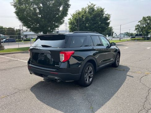 Used 2023 Ford Explorer XLT w/ Equipment Group 202A AWD/4WD image 4