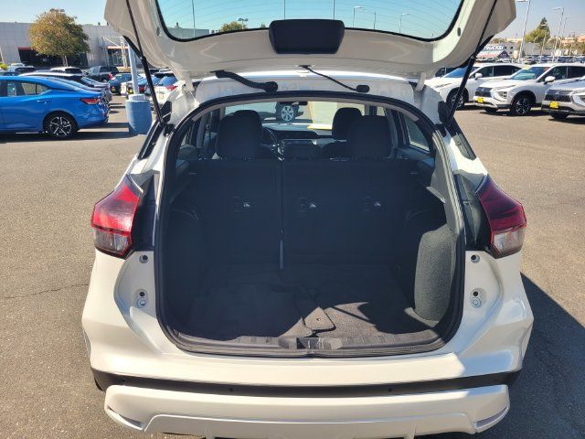 Certified 2023 Nissan Kicks SV FWD image 11