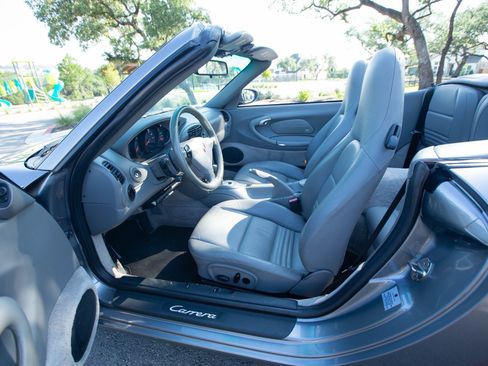 Used 2001 Porsche 911 Cabriolet image 15