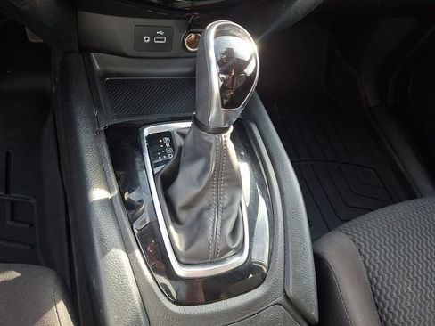 Used 2021 Nissan Rogue Sport S image 14