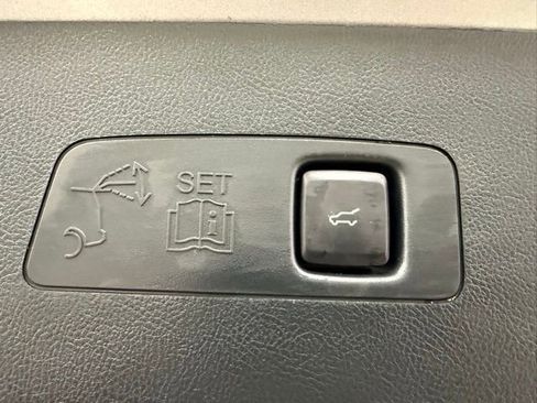 Used 2022 Lincoln Corsair AWD w/ Equipment Group 101A image 25