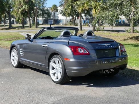 Used 2005 Chrysler Crossfire Limited image 17