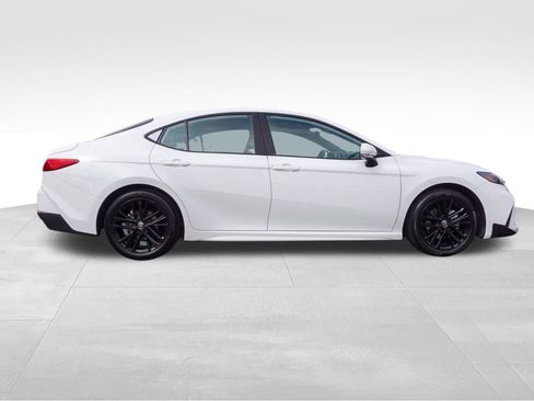 Certified 2025 Toyota Camry SE image 2