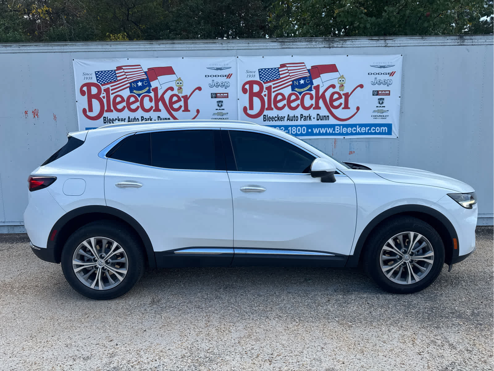 Used 2022 Buick Envision Preferred FWD image 2