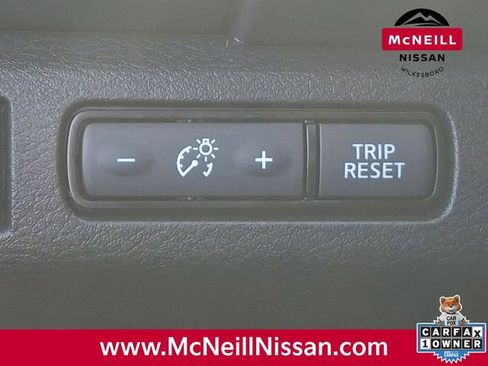 Used 2023 Nissan Frontier SV image 26