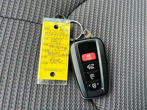 Used 2022 Toyota Highlander LE image 18