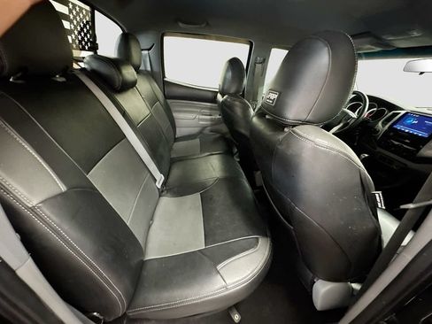 Used 2014 Toyota Tacoma 4x4 Double Cab w/ TRD Off-Road Package image 26