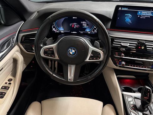 Used 2023 BMW 530e w/ M Sport Package image 28