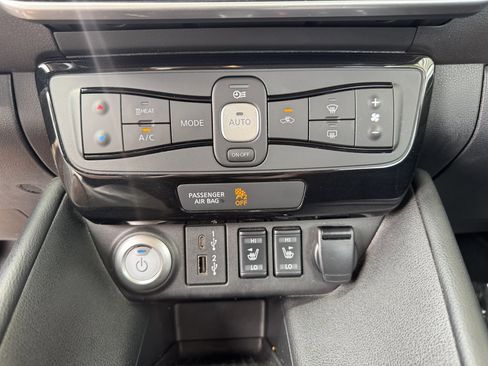 Used 2022 Nissan Leaf SV image 25